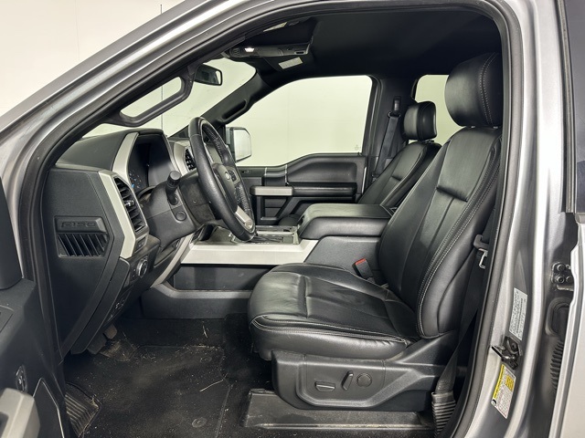 2020 Ford F-150 Lariat photo 2