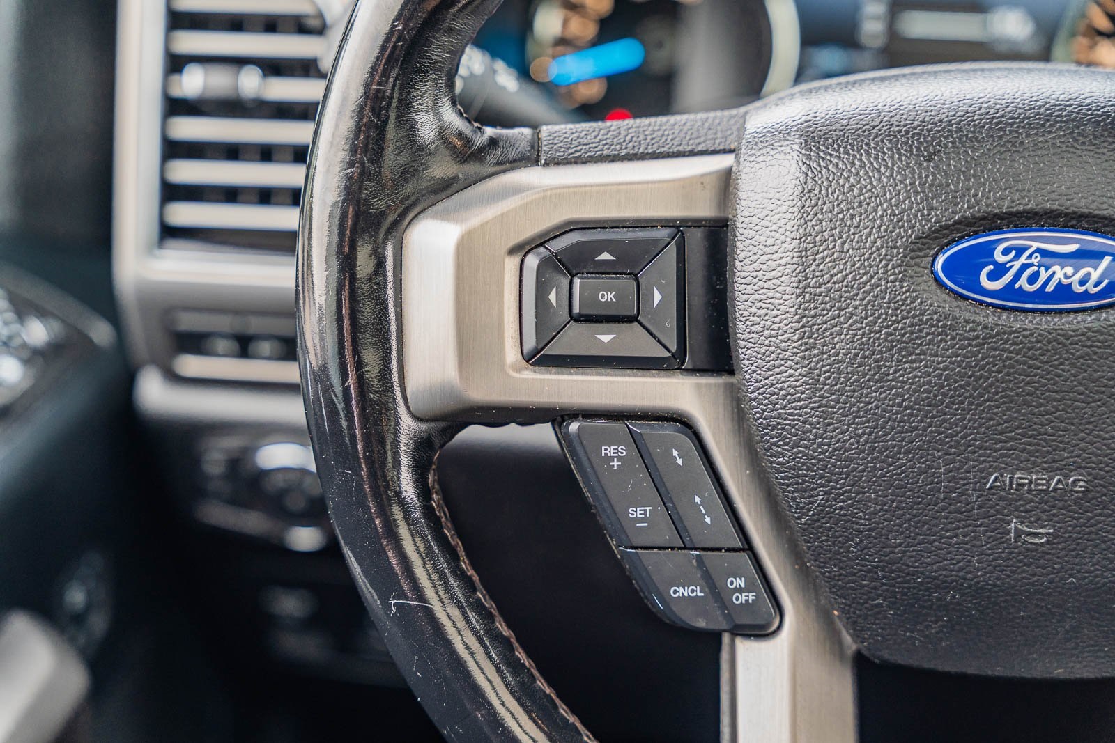 2018 Ford F-150 Platinum photo 26
