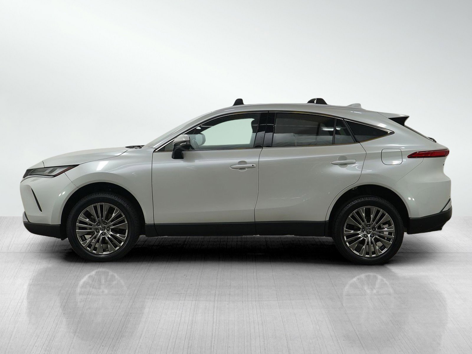 Used 2023 Toyota Venza XLE with VIN JTEAAAAH5PJ126544 for sale in Wayzata, Minnesota