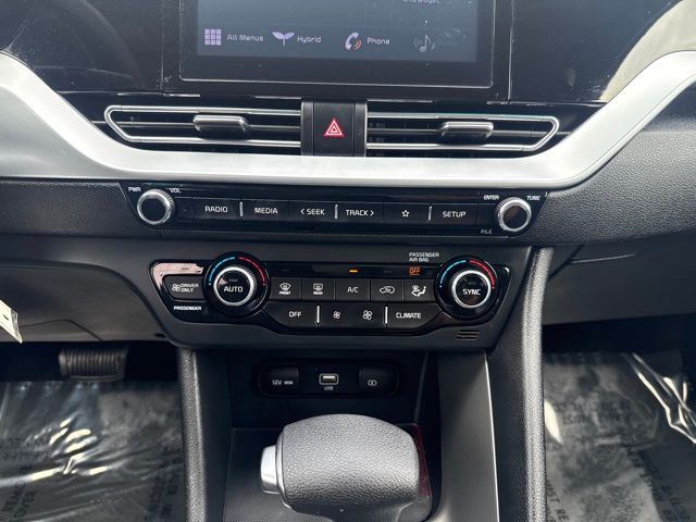 2022 Kia Niro LX photo 19