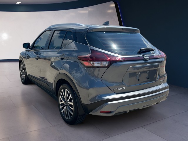 2022 Nissan Kicks SV photo 2