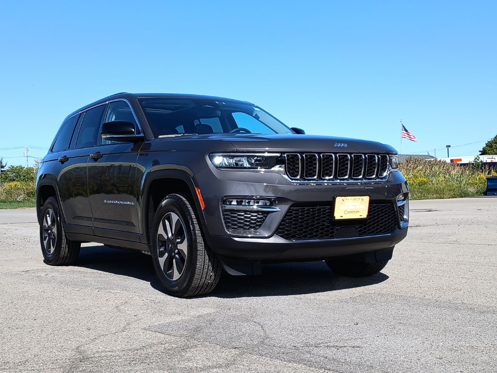 2024 Jeep Cherokee Limited 4xe photo 2