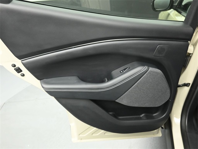 2025 FORD MUSTANG MACH-E - Image 24