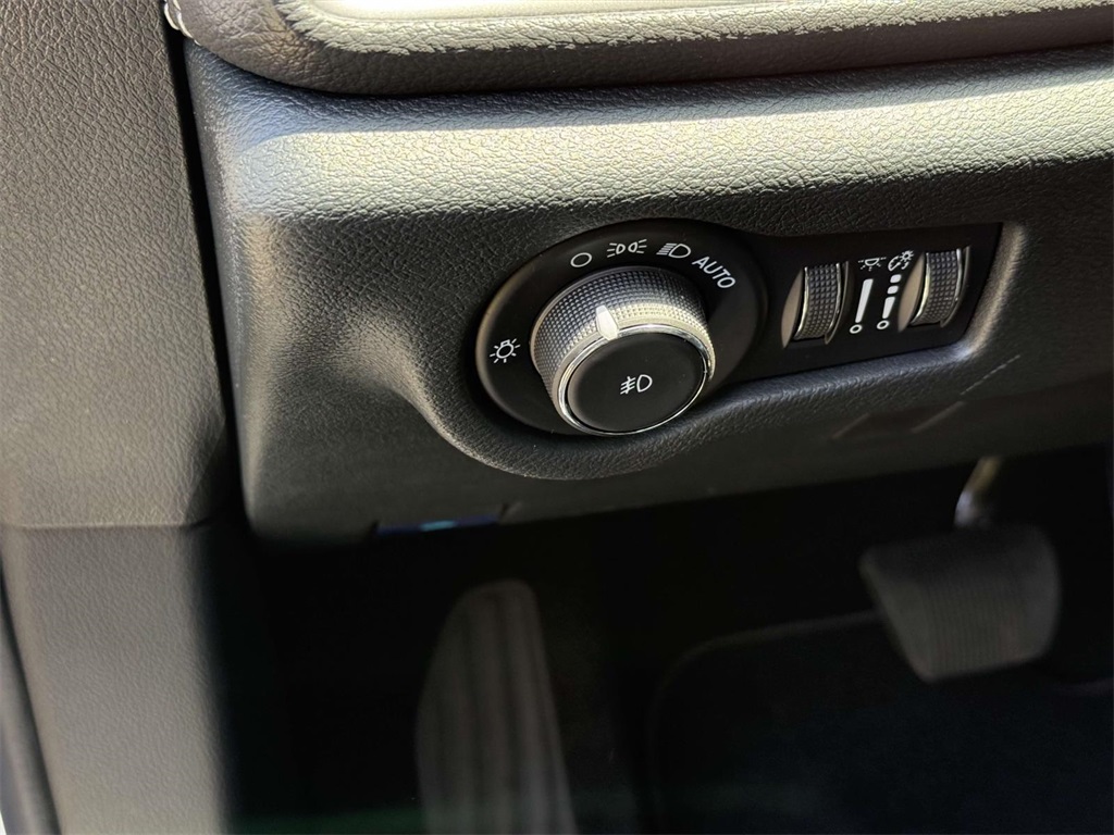 2025 Chrysler Pacifica photo 27