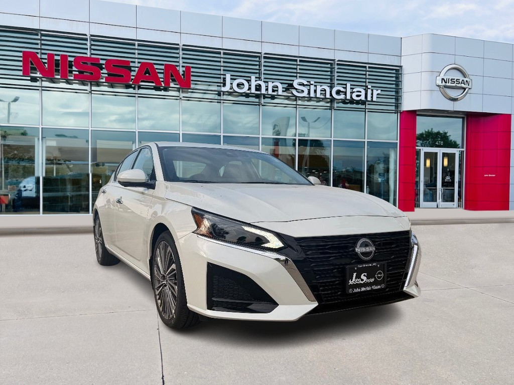 2025 Nissan Altima S's photo