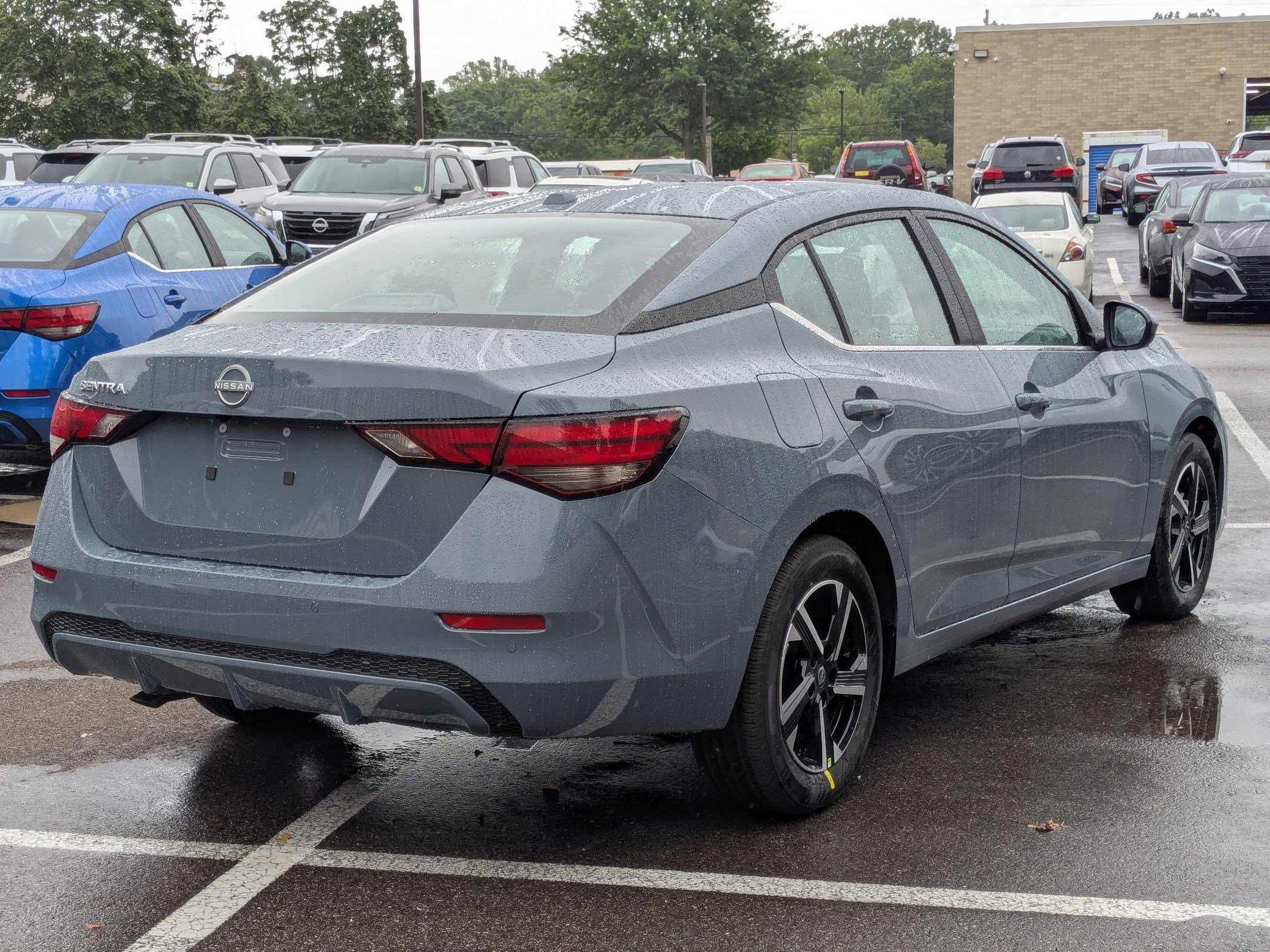 2025 Nissan Sentra SV photo 2