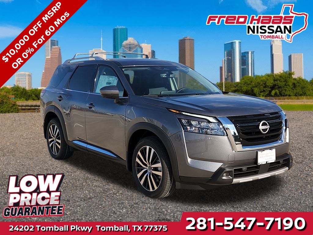 2025 Nissan Pathfinder Platinum's photo