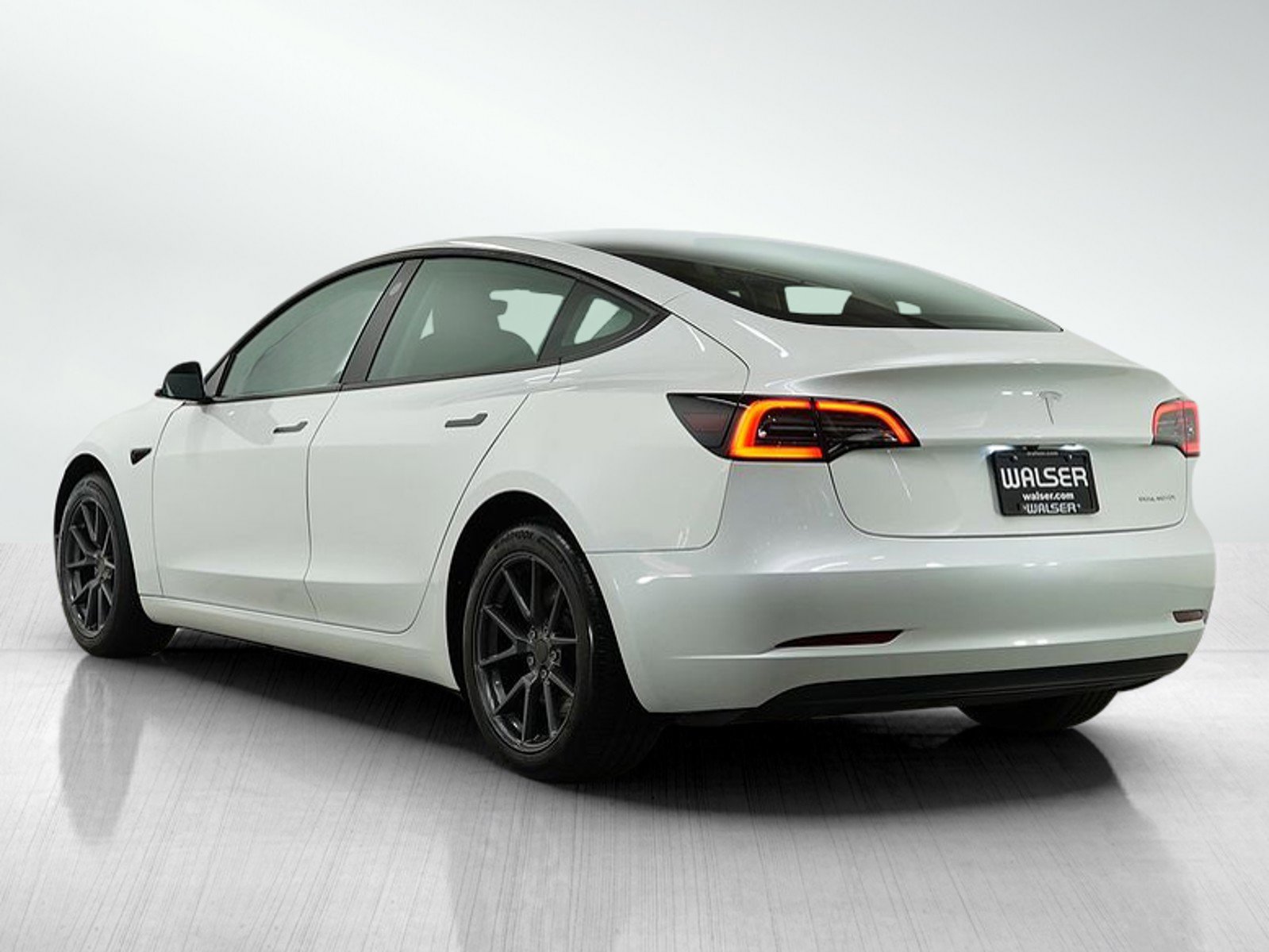 2023 Tesla Model 3 Long Range photo 3
