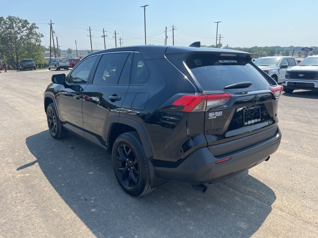 2025 Toyota RAV4 LE photo 2