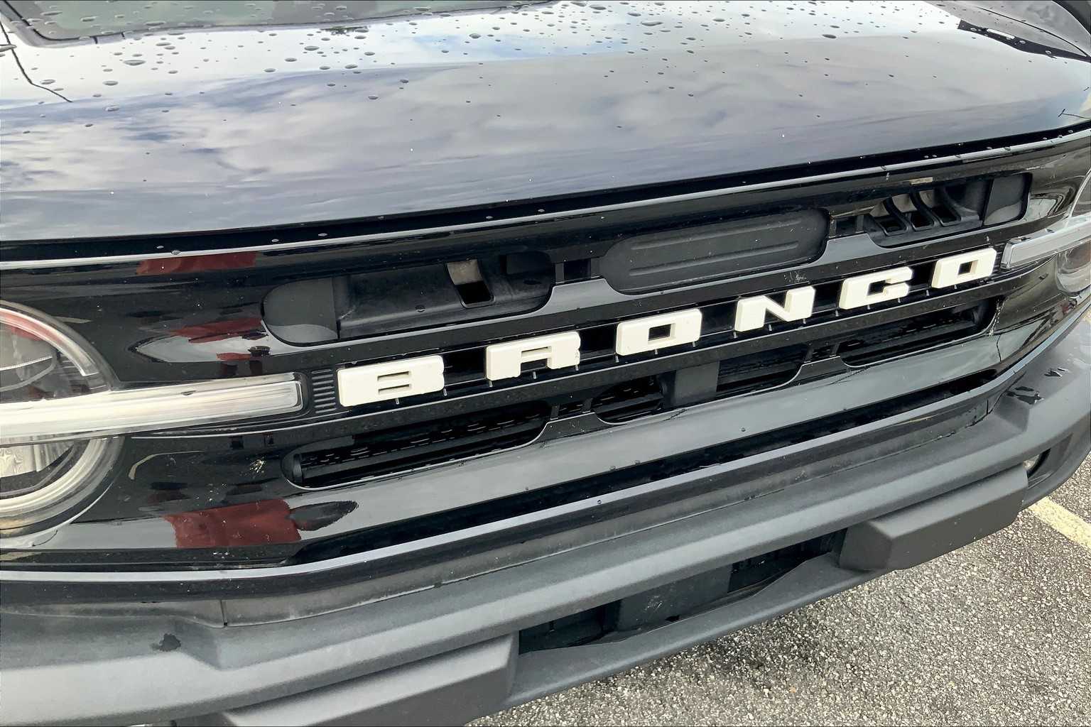 2021 Ford Bronco Outer Banks photo 26
