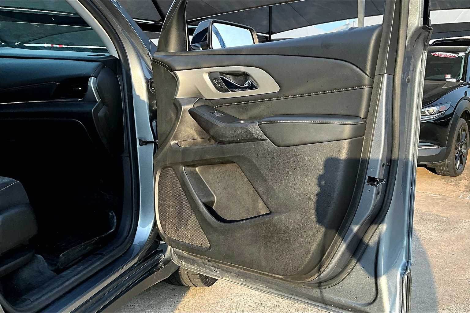 2021 Chevrolet Traverse LS photo 21