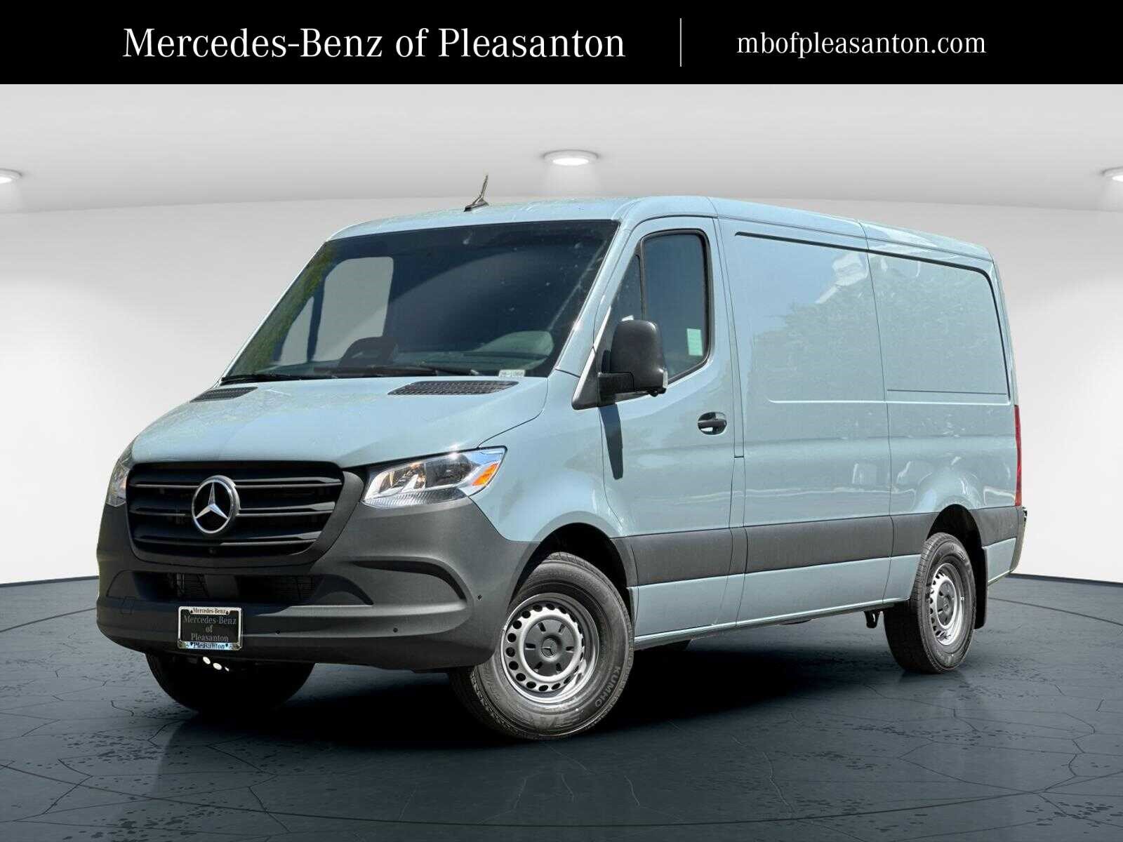2025 Mercedes-Benz Sprinter Cargo Van Base's photo