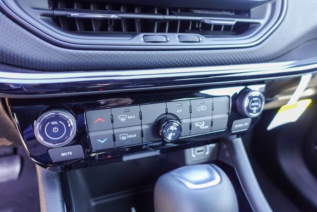 2025 Jeep Compass North Edition Latitude photo 15