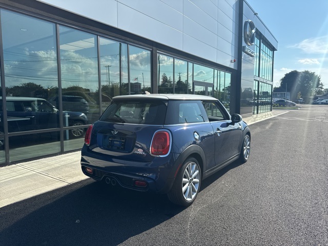 2015 Mini Cooper Hardtop Base photo 2