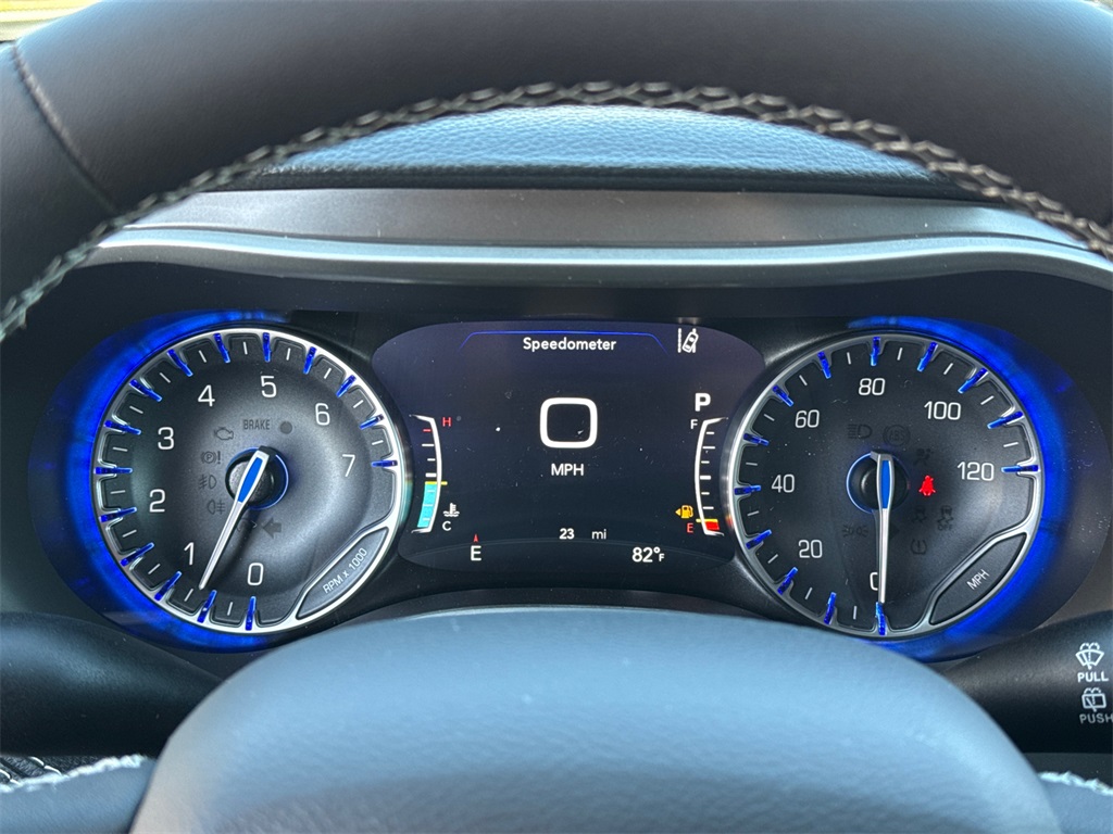 2025 Chrysler Pacifica photo 30