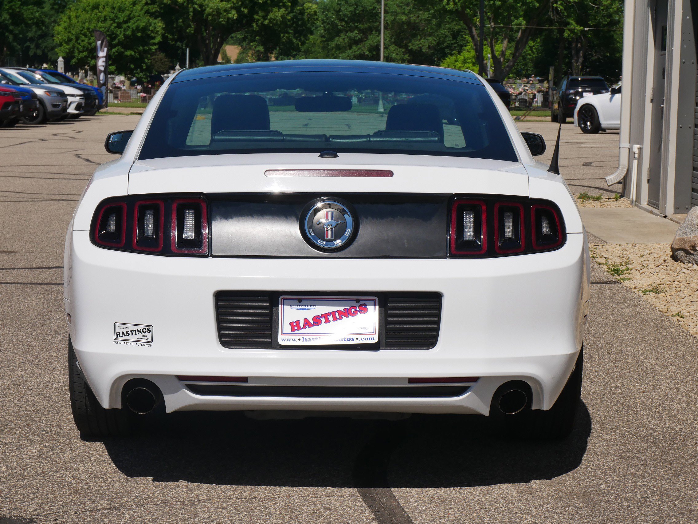 2014 Ford Mustang V6 Premium photo 3