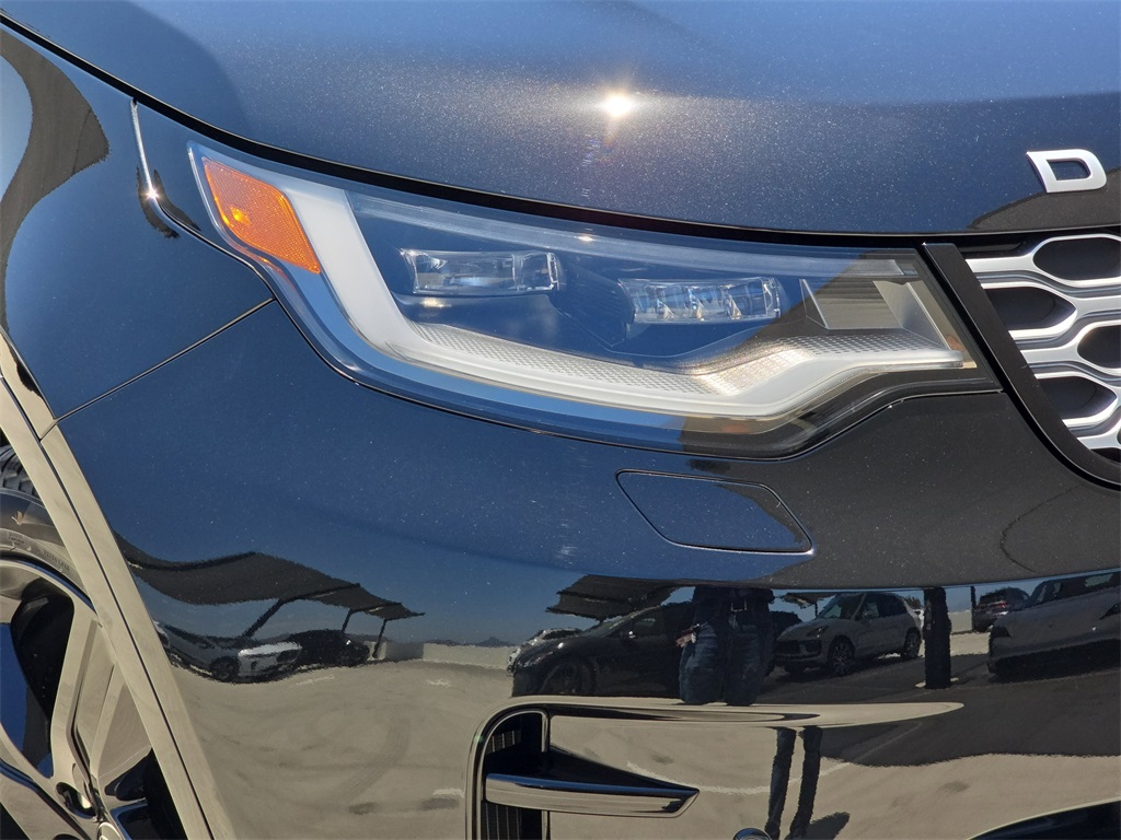 2025 Land Rover Discovery Metropolitan Edition photo 28