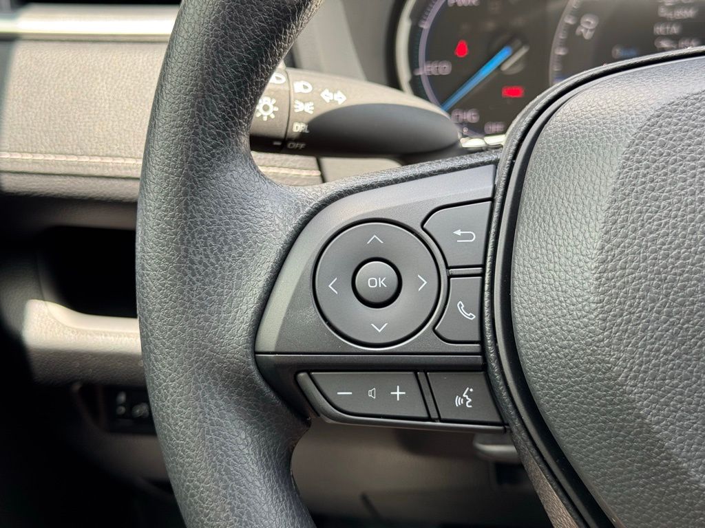 2025 Toyota RAV4 Hybrid LE photo 19