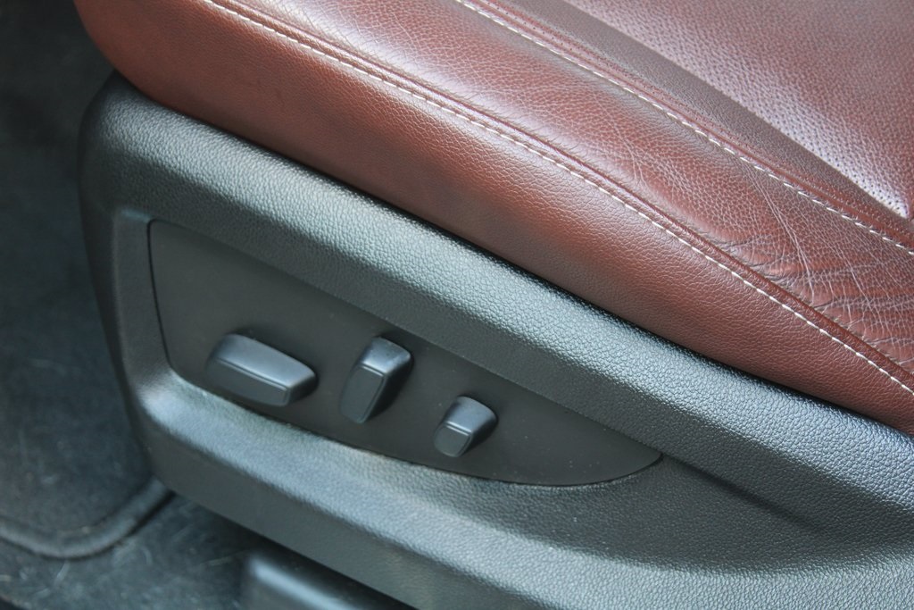 2019 Chevrolet Suburban 1500 Premier photo 25