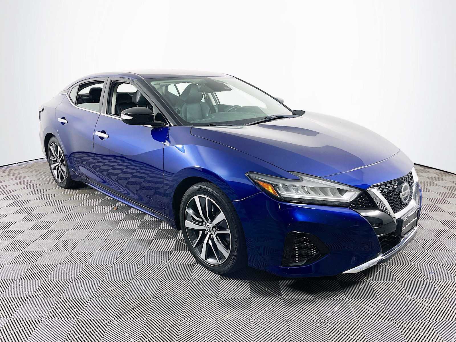 2020 Nissan Maxima SV photo 3
