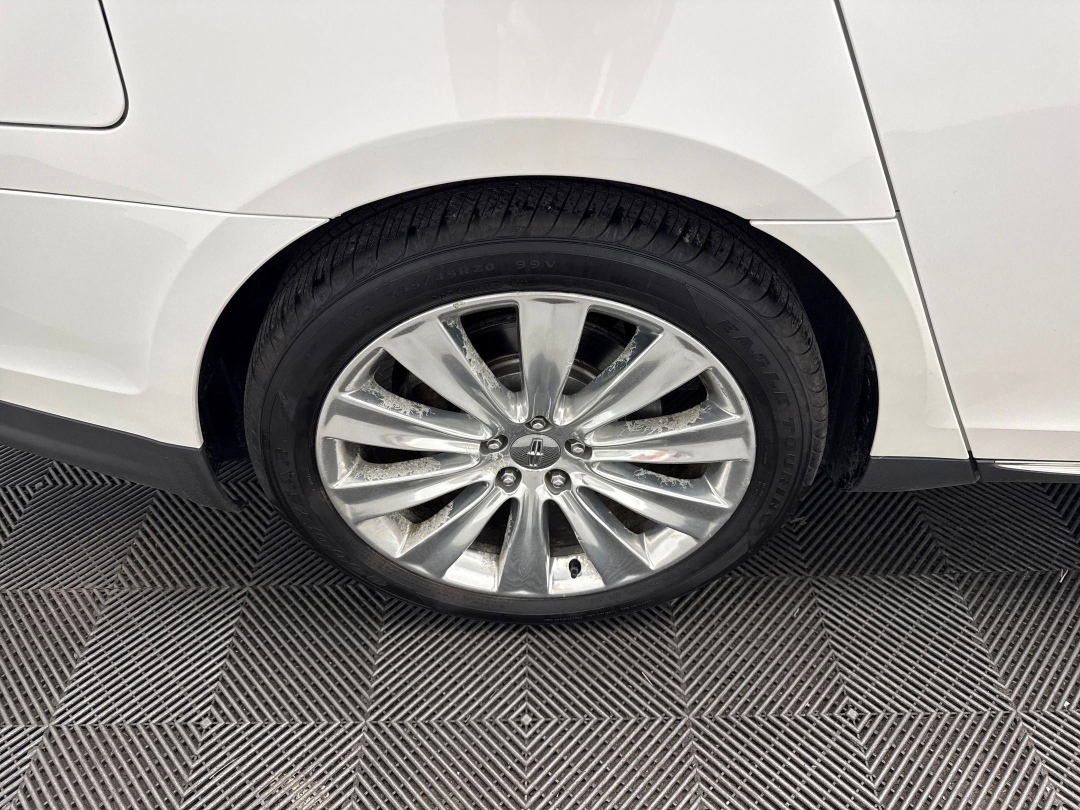 2014 Lincoln MKS EcoBoost photo 11