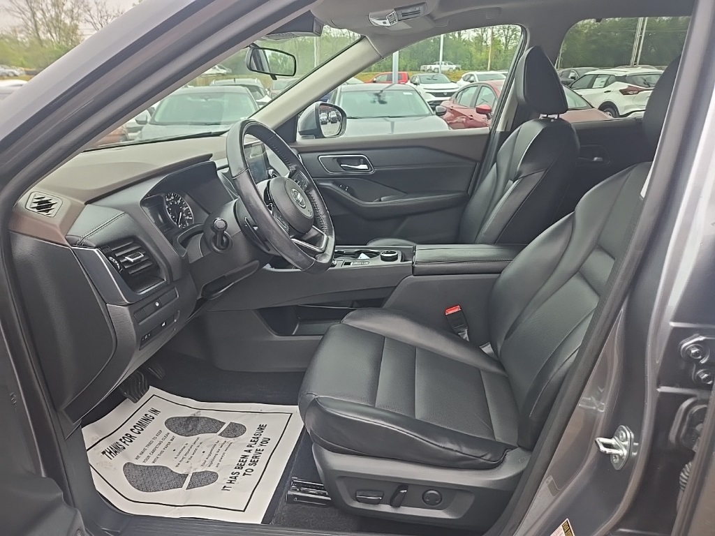 2021 Nissan Rogue SV photo 7