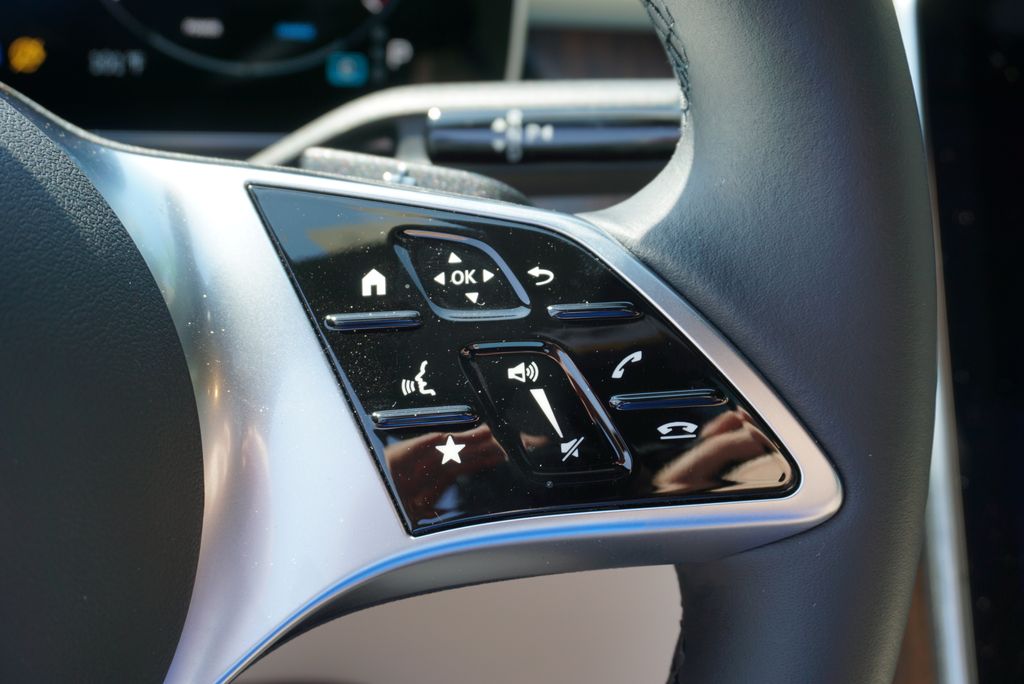 2025 Mercedes Benz C 300 photo 26