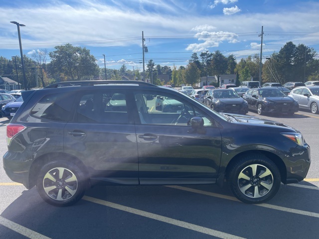 2018 Subaru Forester 2.5i Premium photo 4