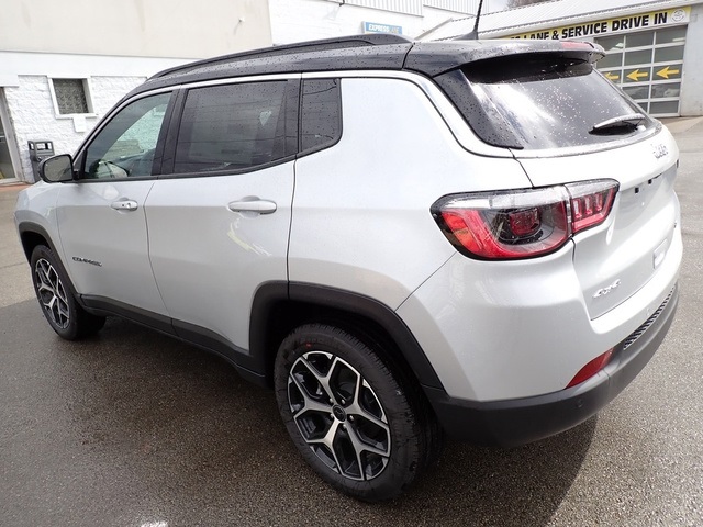 2025 Jeep Compass Limited photo 3