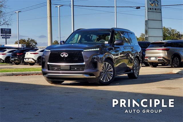 2025 Infiniti QX80 Luxe photo 2