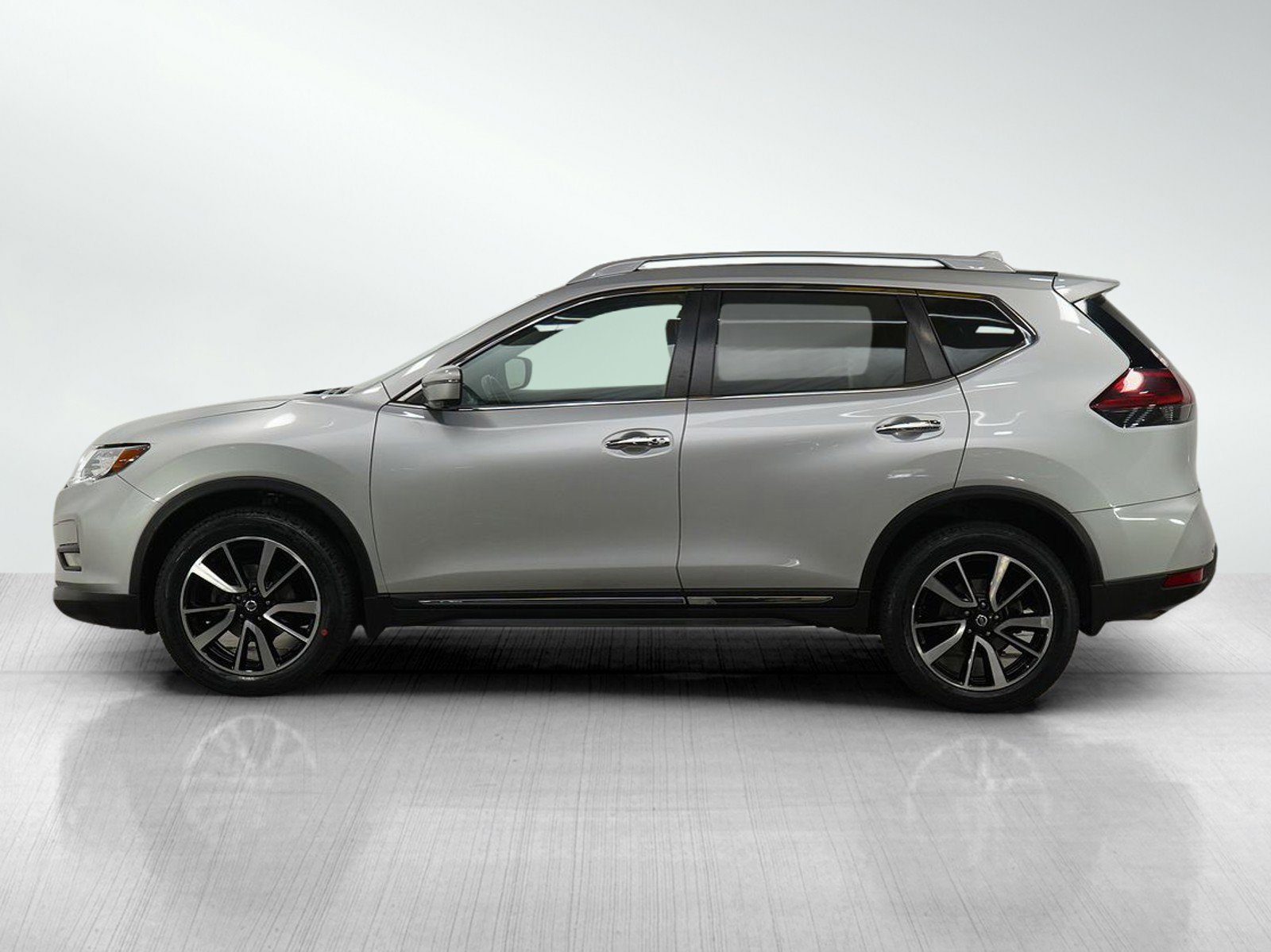 Used 2020 Nissan Rogue SL with VIN 5N1AT2MV2LC772656 for sale in Minneapolis, Minnesota