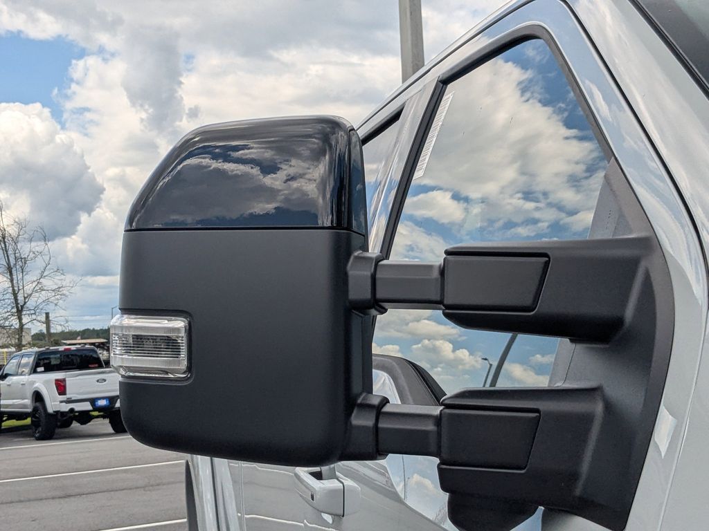 2025 Ford F-250 photo 11