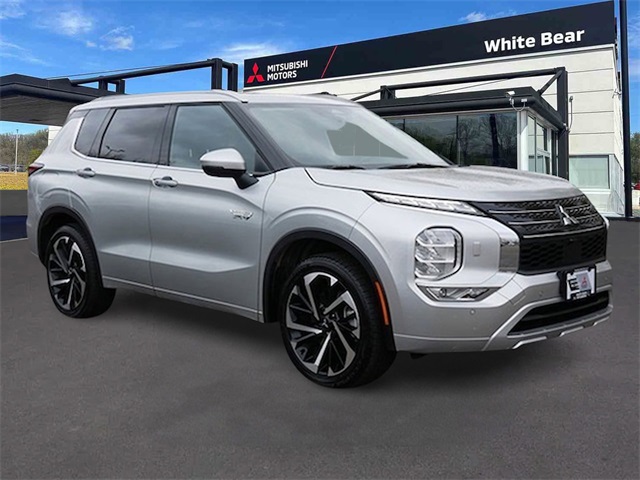 2025 Mitsubishi Outlander Plug-in Hybrid SEL's photo