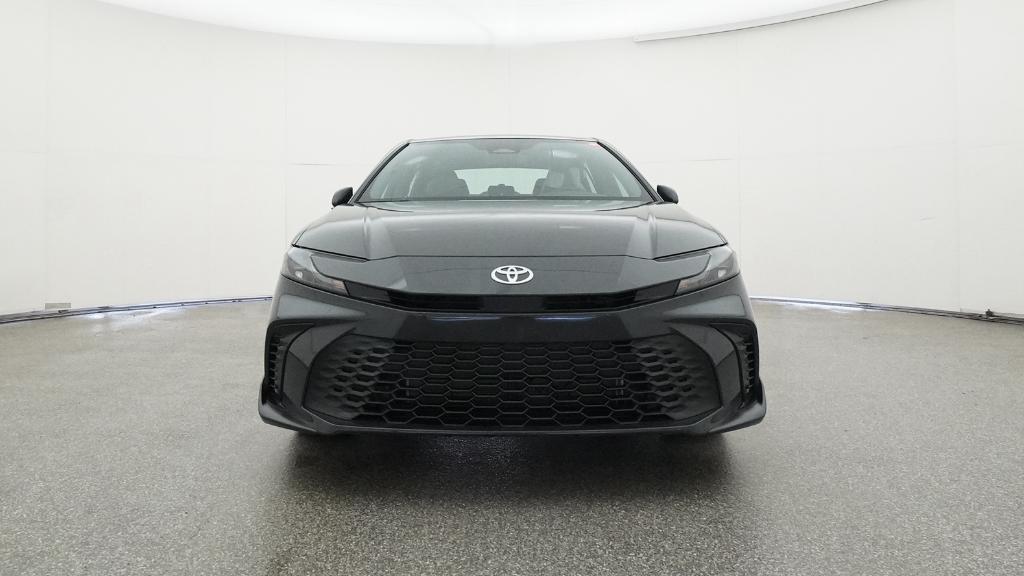 2025 Toyota Camry SE photo 3