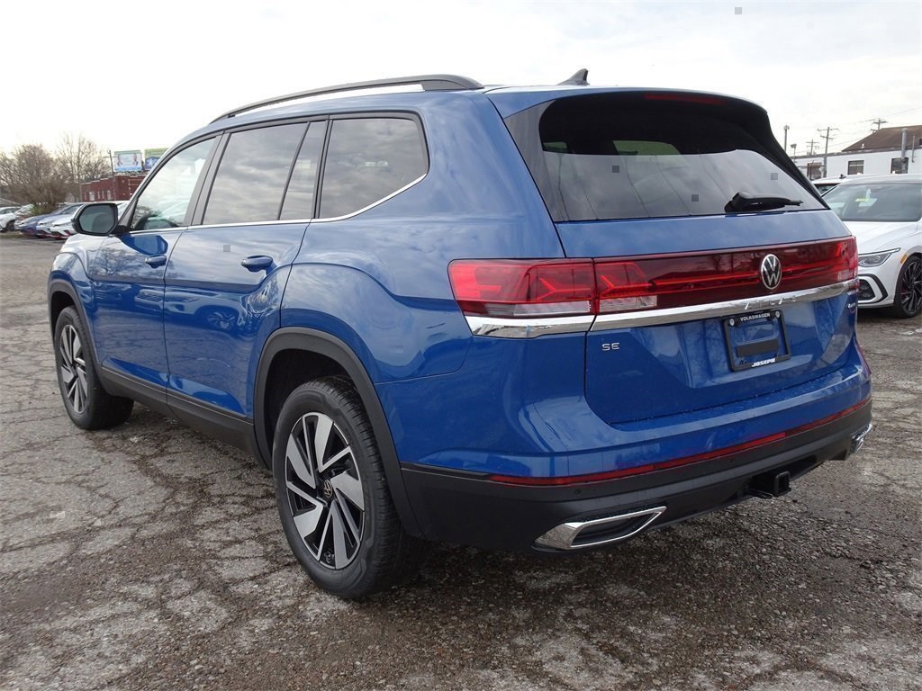2025 Volkswagen Atlas SE Technology photo 2