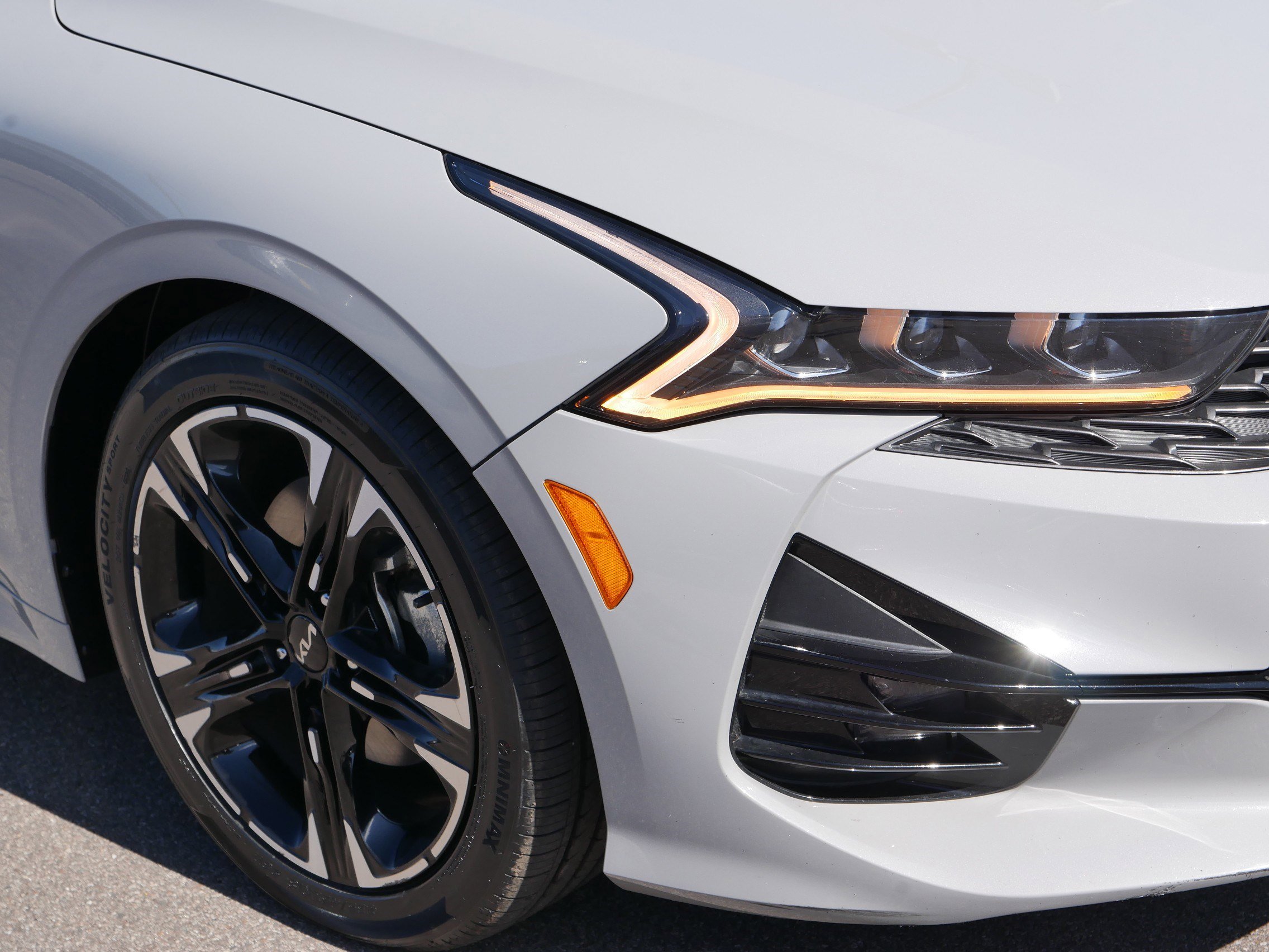 2022 Kia K5 GT-Line photo 16