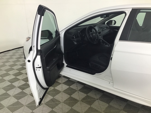2024 Toyota Camry Hybrid SE photo 10