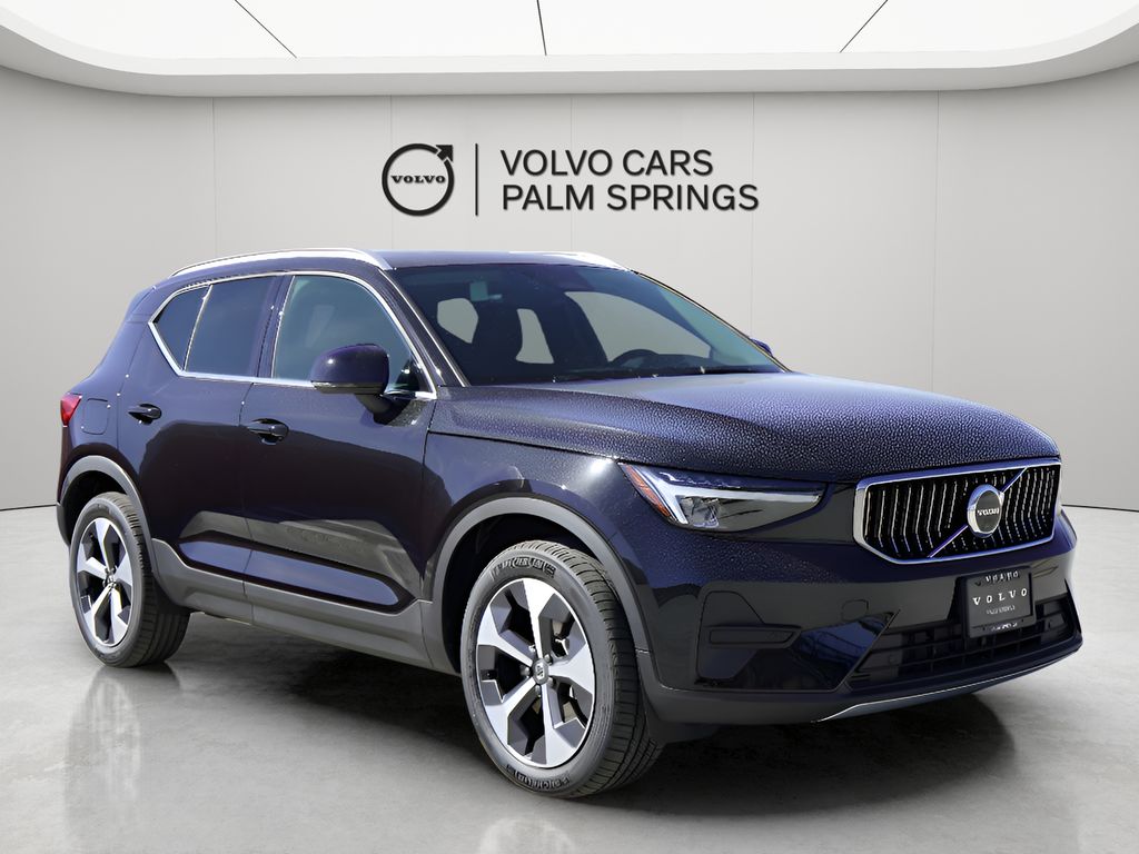 2025 Volvo XC40