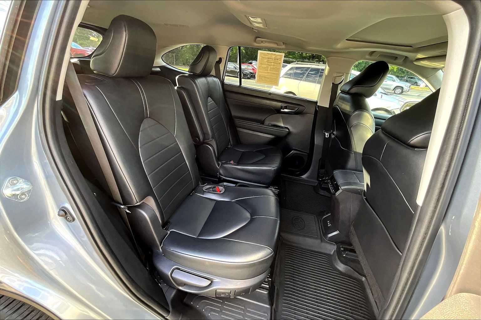 2022 Toyota Highlander XLE photo 20