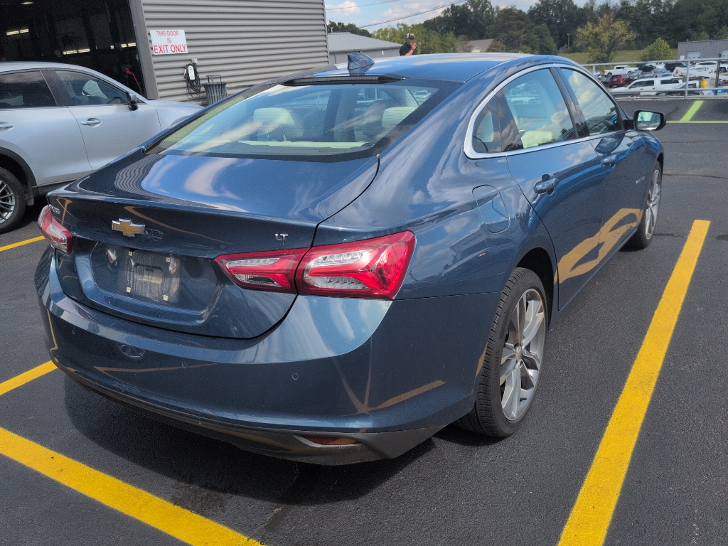 2024 Chevrolet Malibu Premier 2LT photo 3