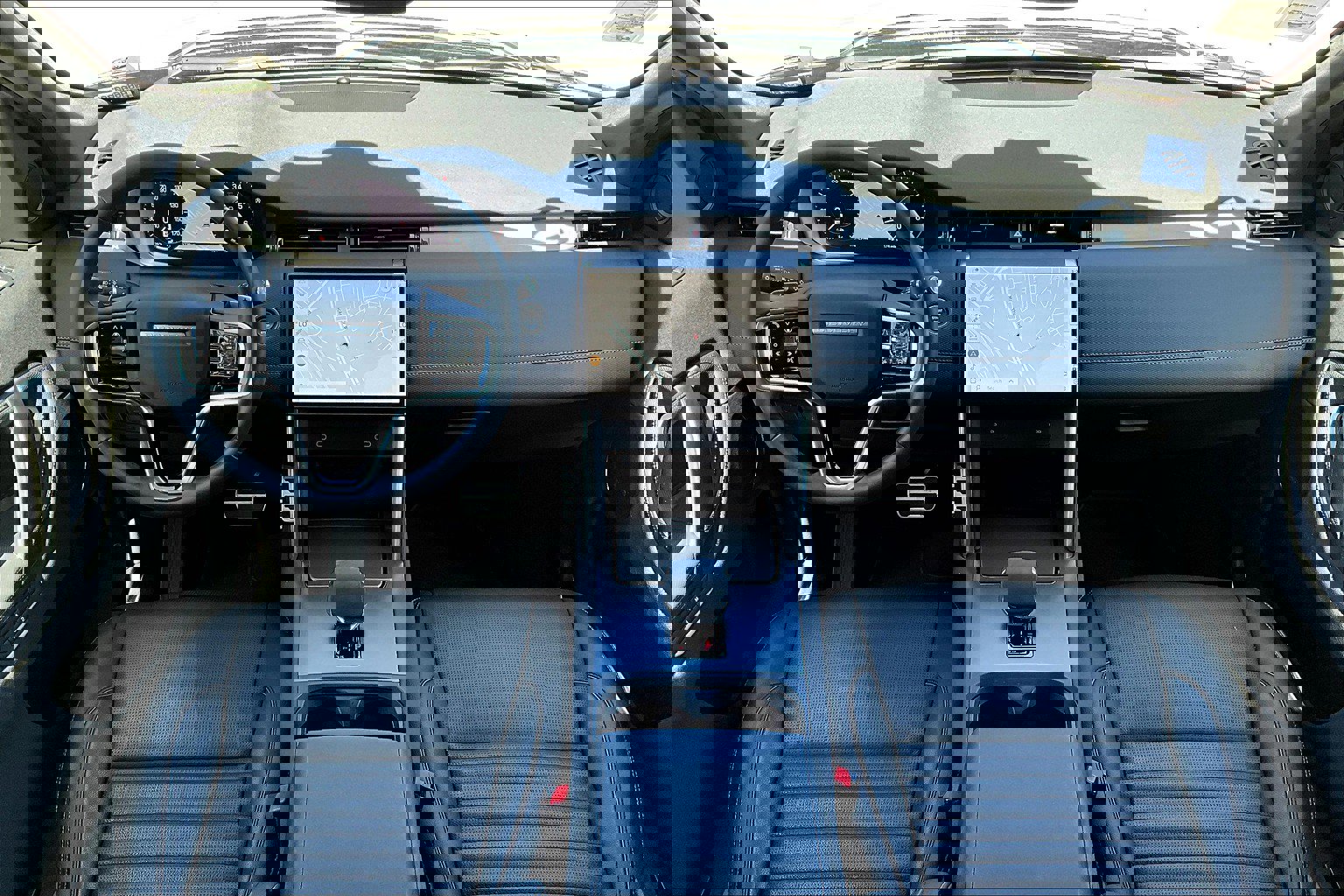 2025 Land Rover Discovery Sport Dynamic SE photo 15