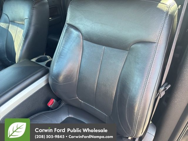 2013 Ford F-150 Lariat photo 32