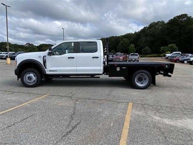 2025 Ford F-550 photo 5