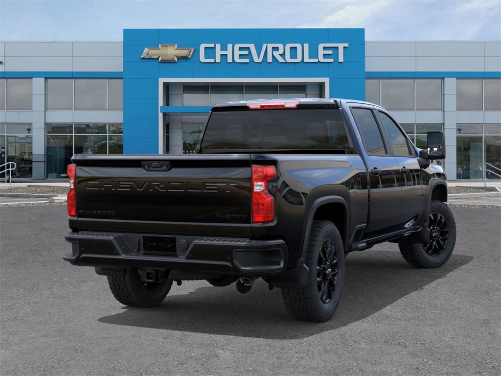 2026 Chevrolet Silverado 2500HD Custom photo 4