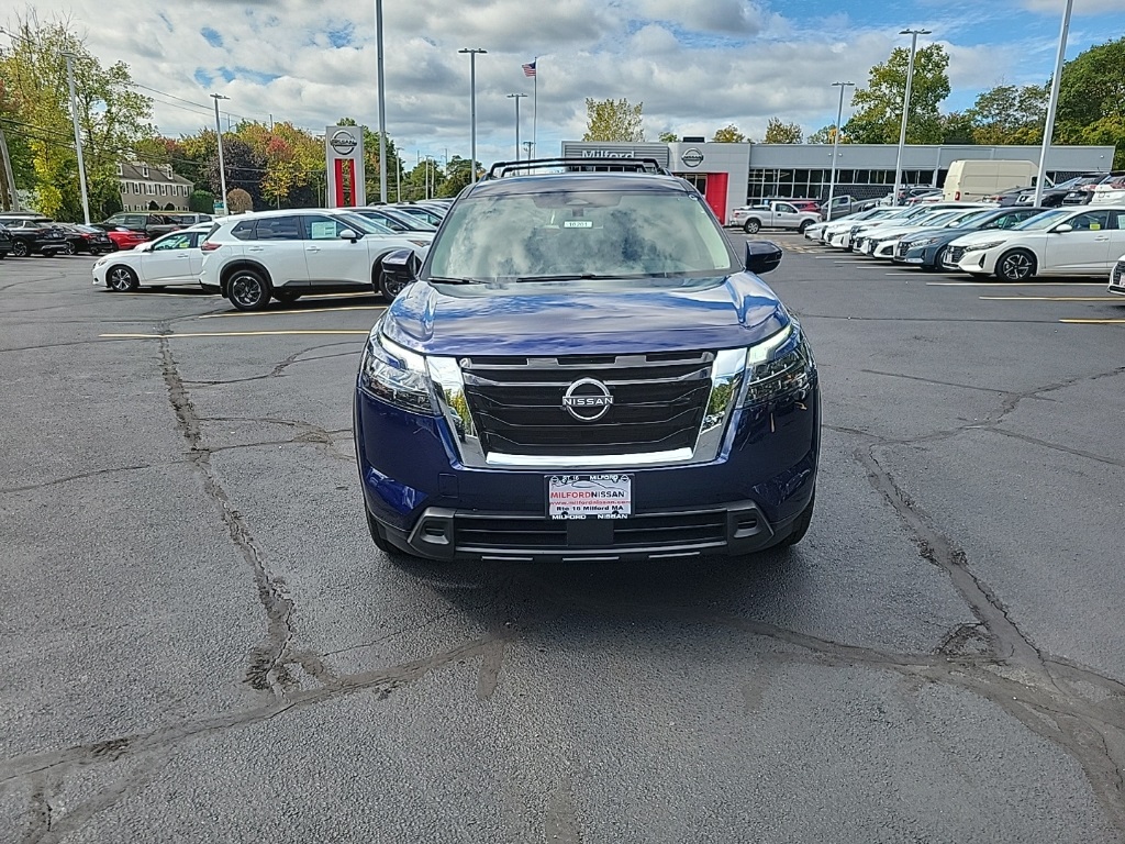 2025 Nissan Pathfinder SV photo 4