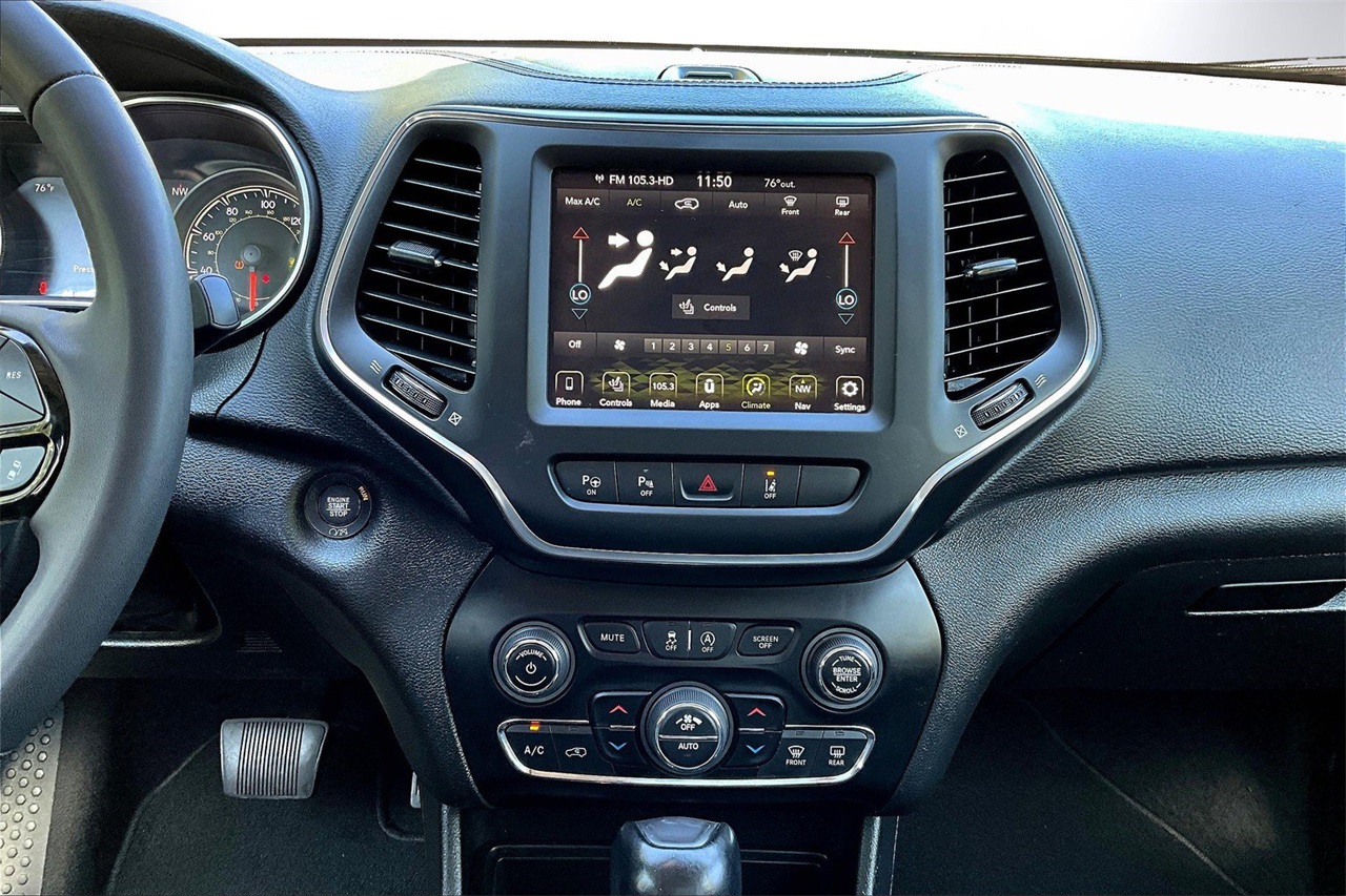 2023 Jeep Cherokee Altitude photo 8