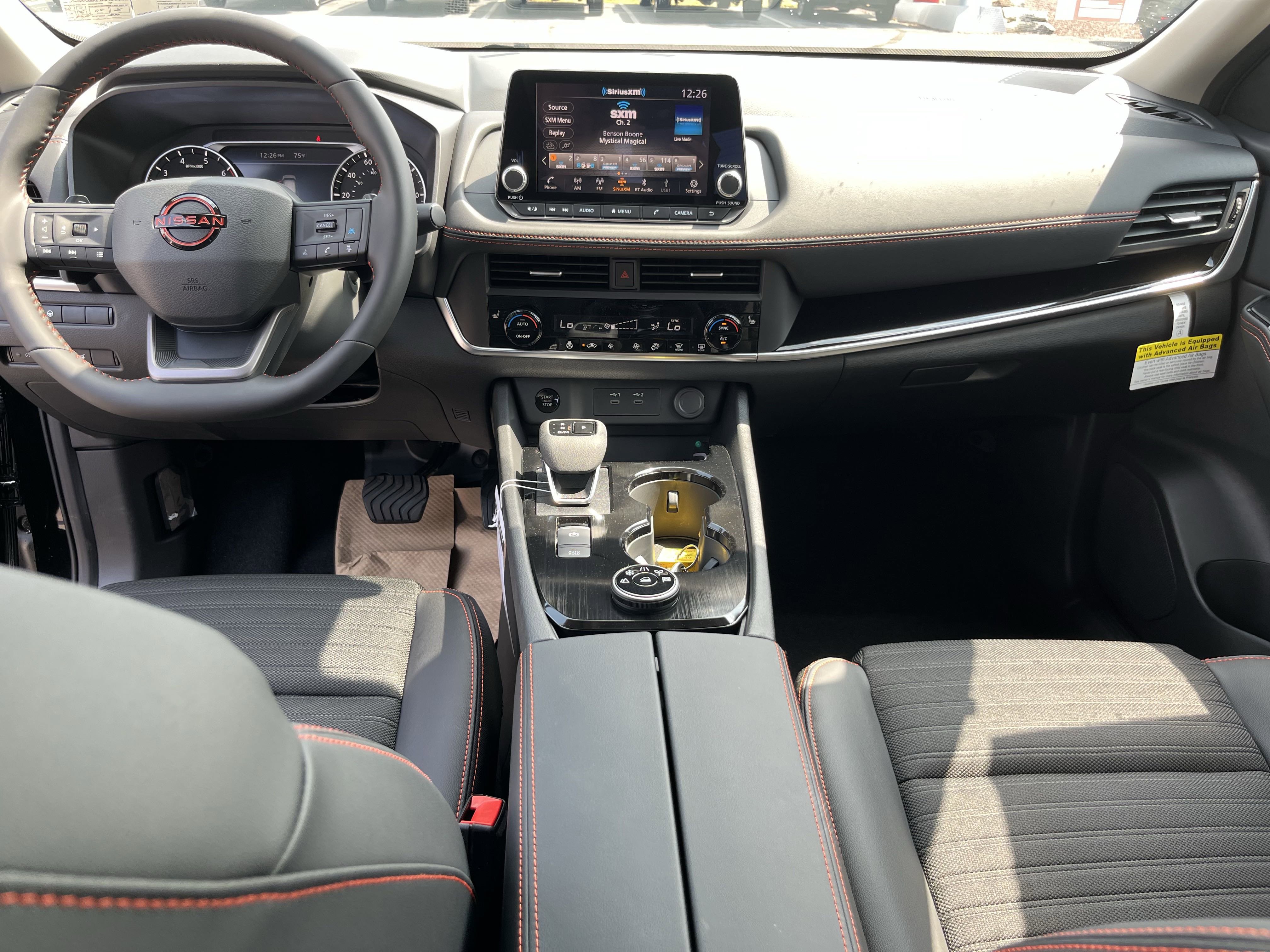 2026 Nissan Rogue SV photo 3