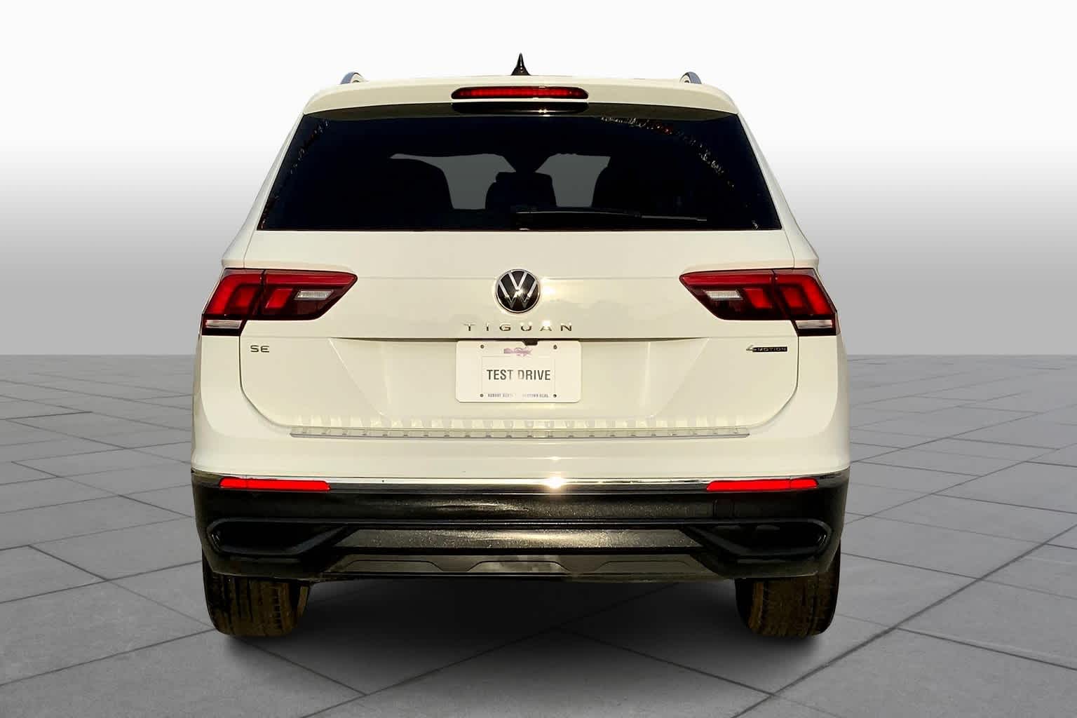 2022 Volkswagen Tiguan SE photo 4