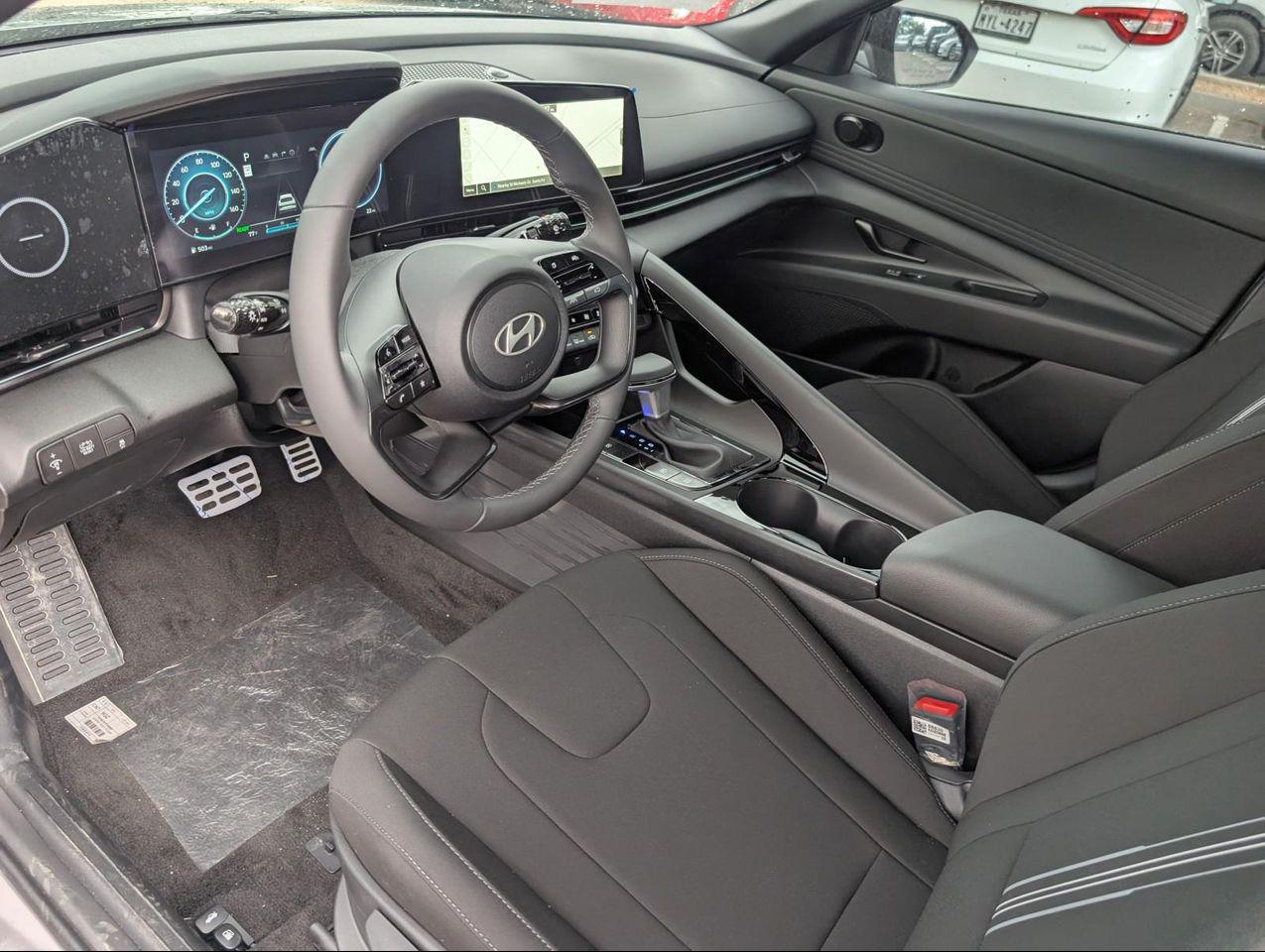 2025 Hyundai Elantra Hybrid SEL Sport photo 9