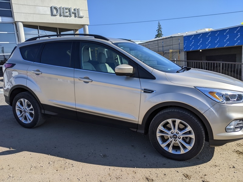 2018 Ford Escape SEL photo 2